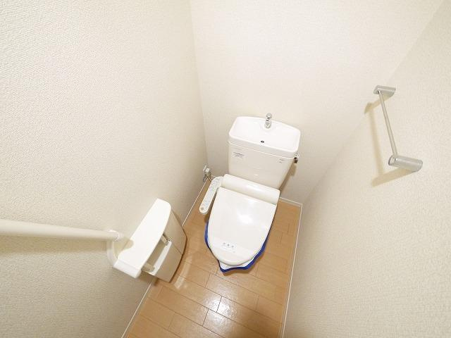 シャーメゾン恋の窪のトイレ|落ち着いた色調のトイレです