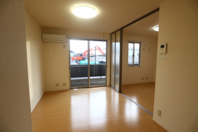 【居間・リビング】 | モダンコート東阿保