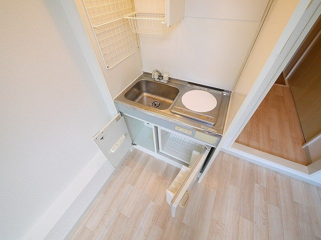 シティパレス生駒P-2のキッチン|コンパクトなキッチンで掃除もラクラク