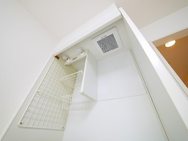 シティパレス生駒P-2の設備|キッチンにも換気扇があります