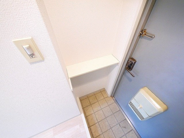 シティパレス生駒P-2のその他|棚がついています