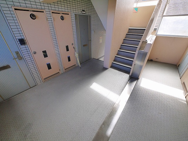 シティパレス生駒P-2の玄関|毎日通る玄関はこちらです