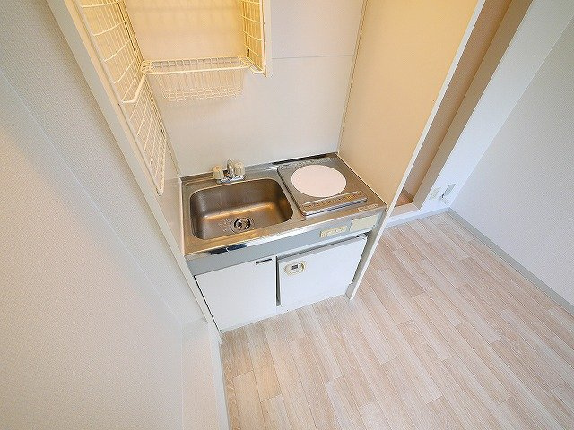 シティパレス生駒P-2のキッチン|コンパクトなキッチンで掃除もラクラク