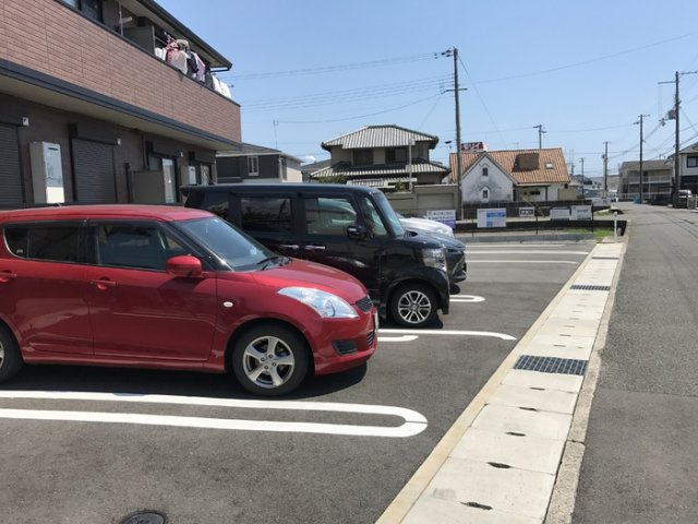 ラ・ファビュラスの駐車場