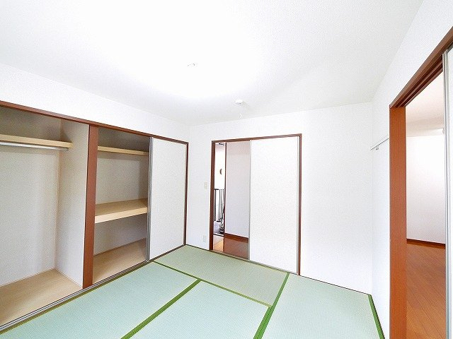 フェリシティーAの寝室|使い勝手のいい寝室です