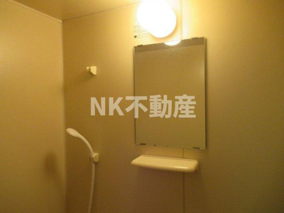 【浴室】 | エイチ・ツーオー小阪（河内小阪賃貸） | お風呂に鏡があります