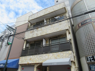 【外観】 | 華宝ビル（河内小阪賃貸） | きれいな外観です