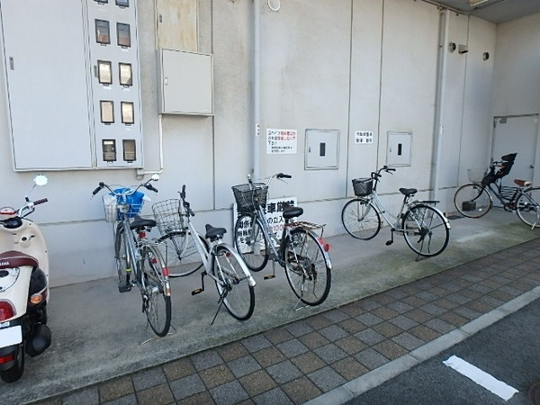 ファミールハイツのエントランス