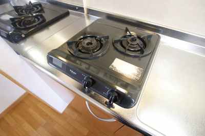 【設備】 | ユングフラウⅡ | 二口ガスコンロ