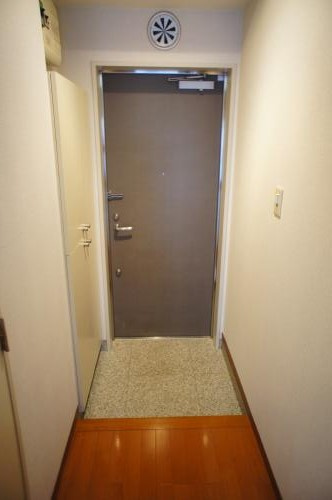 【玄関】 | メルファーレ船橋 | シューズボックスつきの玄関です。
