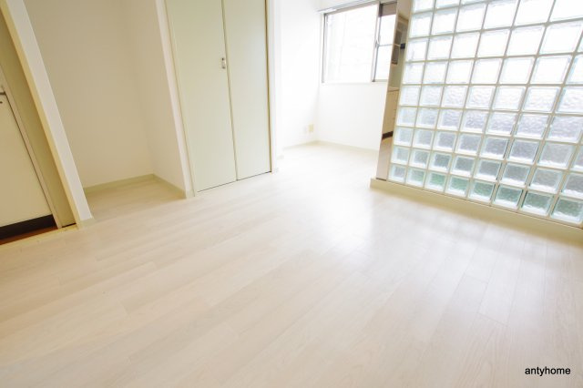 ドゥマン梅田　仲介手数料無料の洋室