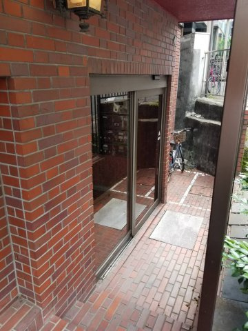 デューク西新宿の外観