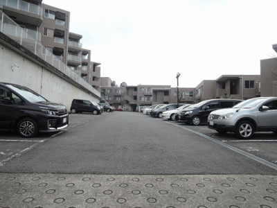 【駐車場】 | リーベスト中山B棟