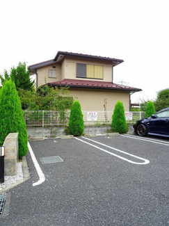 【駐車場】