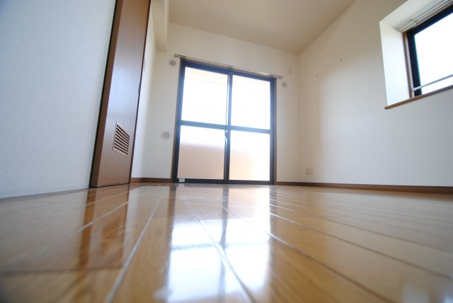 ヴェルドミール湯乃坂の洋室|内装イメージ：同物件別室