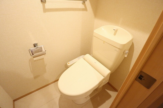 コワンソールのトイレ|写真は同建物の別部屋を参考に掲載しております。