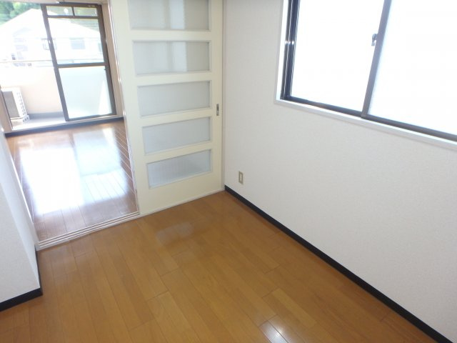セザール元住吉の洋室