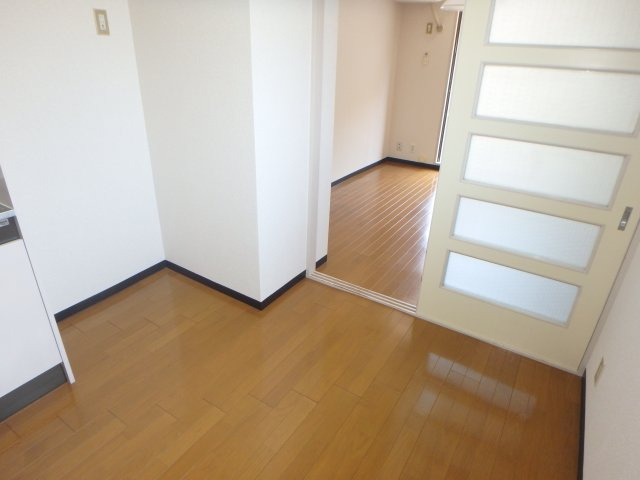 セザール元住吉の洋室