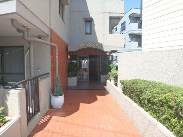 セザール元住吉のエントランス