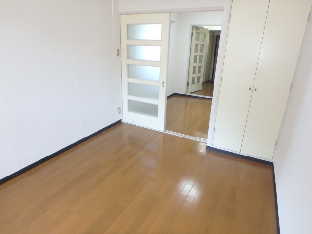 セザール元住吉の洋室
