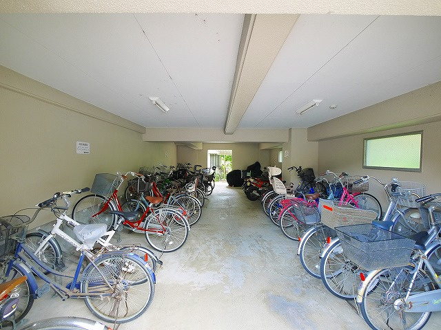 サニークレスト西大寺のその他共用部分|自転車置き場