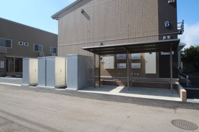 【その他共用部分】 | リェスソーンチェA | 屋根付の駐輪場もあります