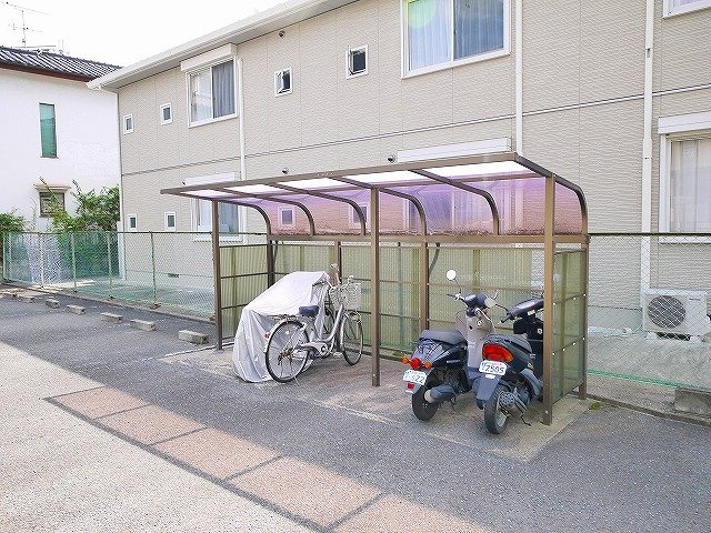 グランヒル　ムカイのその他共用部分|屋根付き駐輪場があります