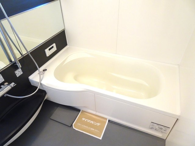 ハピネス本今の浴室