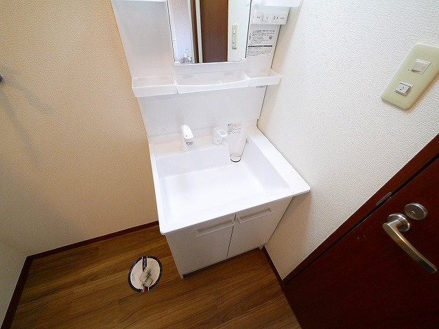 グランシャリオＤの玄関|毎日通る玄関はこちらです