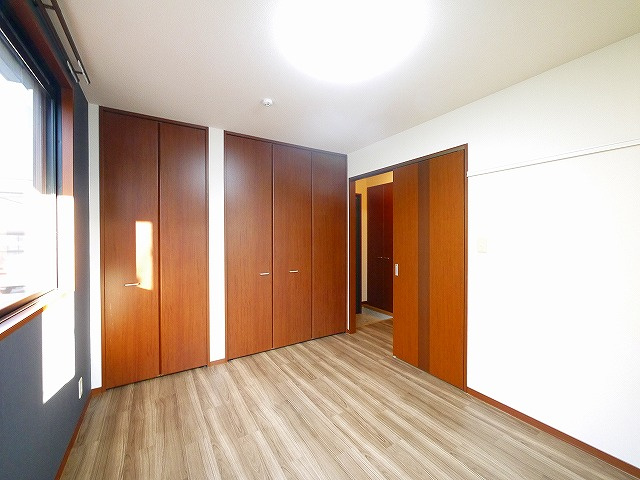 グランシャリオＤの寝室|落ち着いて過ごせるお部屋なので、寝室にいかがでしょうか