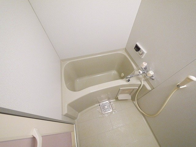 ベル・グラースの浴室|コンパクトな浴室はお掃除もしやすく快適