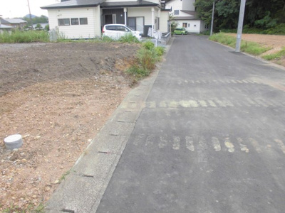 【前面道路含む現地写真】 | 大館市川口字深沢岱・売地