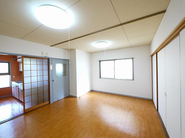 木村マンションの内装|使いやすい居間です