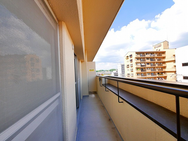 田村ビル（芝辻町４丁目）のバルコニー