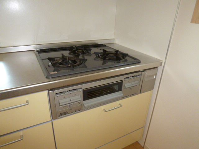 シャーメゾンきびじＤのキッチン|3口ガスコンロ