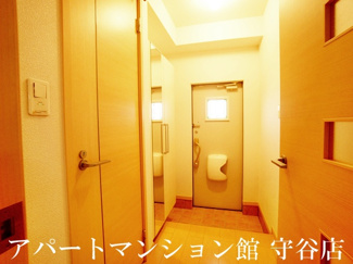 【玄関】 | リシェコリーヌC