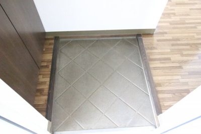 【玄関】 | ファミーユサトウ