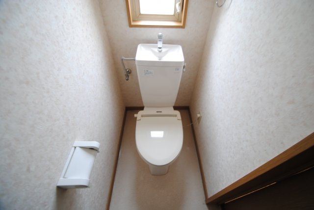 ルミエール南町のトイレ|内装イメージ：同物件別室