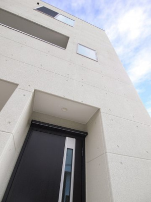 【外観】 | 高殿　フリープラン | 実際に建築したお家の外観の写真になります。外観の色目なども決めて頂く事ができるので、どんなお家になっていくのかワクワクしますね♪