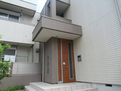 【エントランス】 | ラ・リベルテ北館（長瀬賃貸) | 清潔なエントランスです