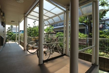 グランモア高野台のその他共用部分|★雨の日も出入れ簡単な駐輪場