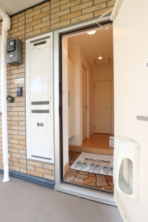 グランモア高野台の玄関|★シューズボックスで靴の散らかりを解消してくれます