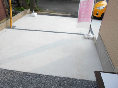 【駐車場】 | 春日部　梅田　全1棟　1号棟　36坪 | カースペースがあります。2680から2200万円に価格変更です。もう～いいでしょう。いかがですか。