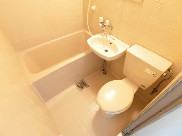 ヤングタウンの浴室|同物件別部屋イメージ写真