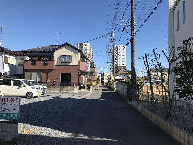 鴻巣市本町５丁目の売地の前面道路含む現地写真|南東道路
