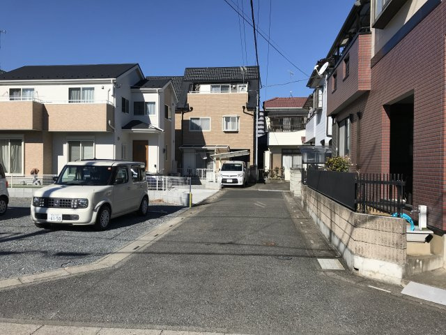 鴻巣市本町５丁目の売地の前面道路含む現地写真|北東側位置指定道路