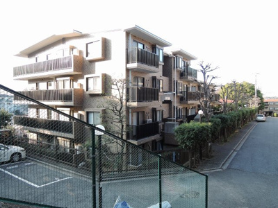 【外観】 | 綱島富士見台パーク・ホームズA棟 | 東急東横線「綱島」駅バス14分、JR京浜東北線「鶴見」駅バス20分バス停「駒岡八幡神社」停歩7分