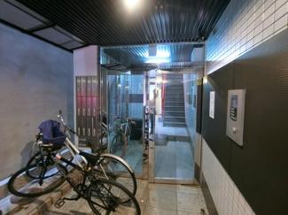 【エントランス】