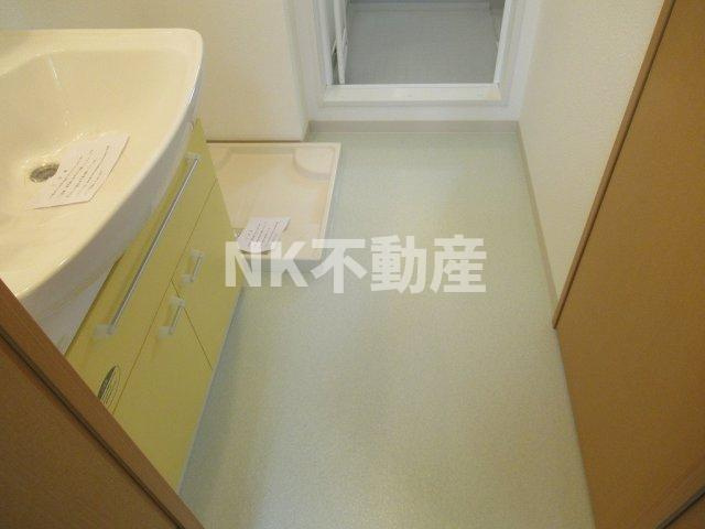 【洗面所】 | アーク島之内（吉田賃貸） | スペースが確保できる洗面所です