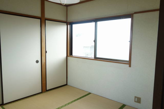 シャトー青井の和室